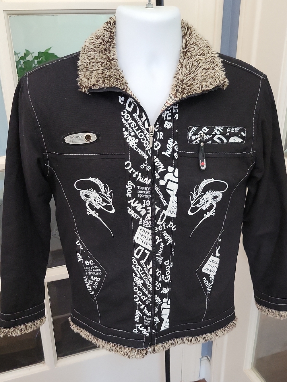 Fengguang Shaonian Black Men's Faux-Sherpa Lined Jacket Graphic Trim | Size: M